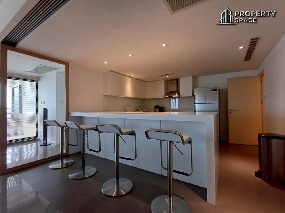 Luxury Beachfront 4-Bedroom Condo at San Marino, Na Jomtien For Rent Image 10