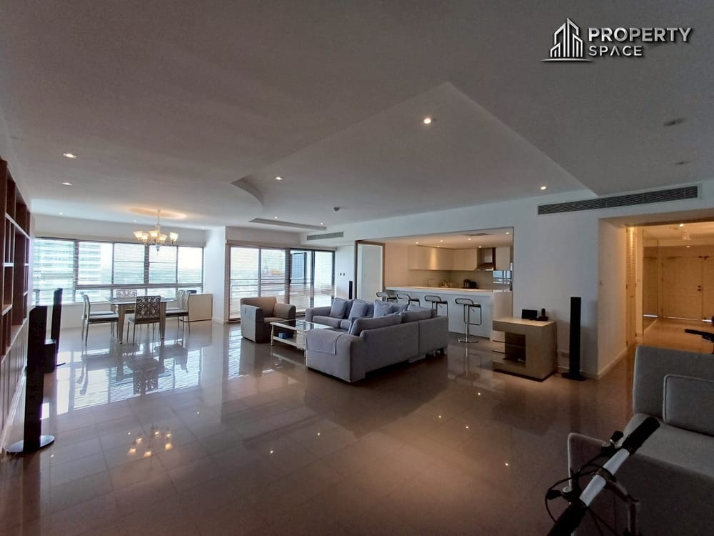 Luxury Beachfront 4-Bedroom Condo at San Marino, Na Jomtien For Rent Image 6