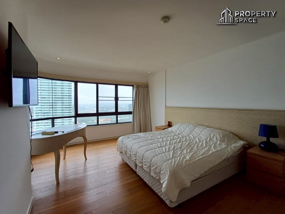 Luxury Beachfront 4-Bedroom Condo at San Marino, Na Jomtien For Rent Image 17