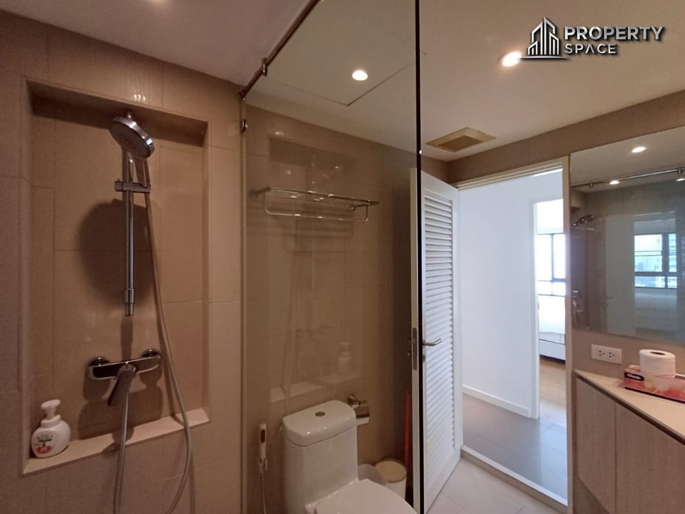 Luxury Beachfront 4-Bedroom Condo at San Marino, Na Jomtien For Rent Image 24