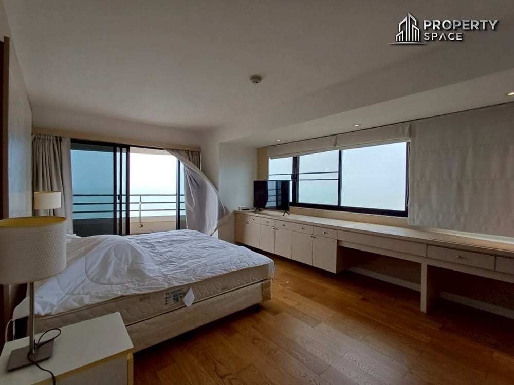 Luxury Beachfront 4-Bedroom Condo at San Marino, Na Jomtien For Rent Image 26