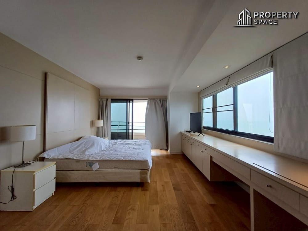 Luxury Beachfront 4-Bedroom Condo at San Marino, Na Jomtien For Rent Image 25