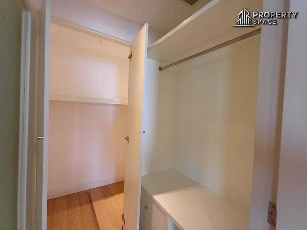 Luxury Beachfront 4-Bedroom Condo at San Marino, Na Jomtien For Rent Image 29