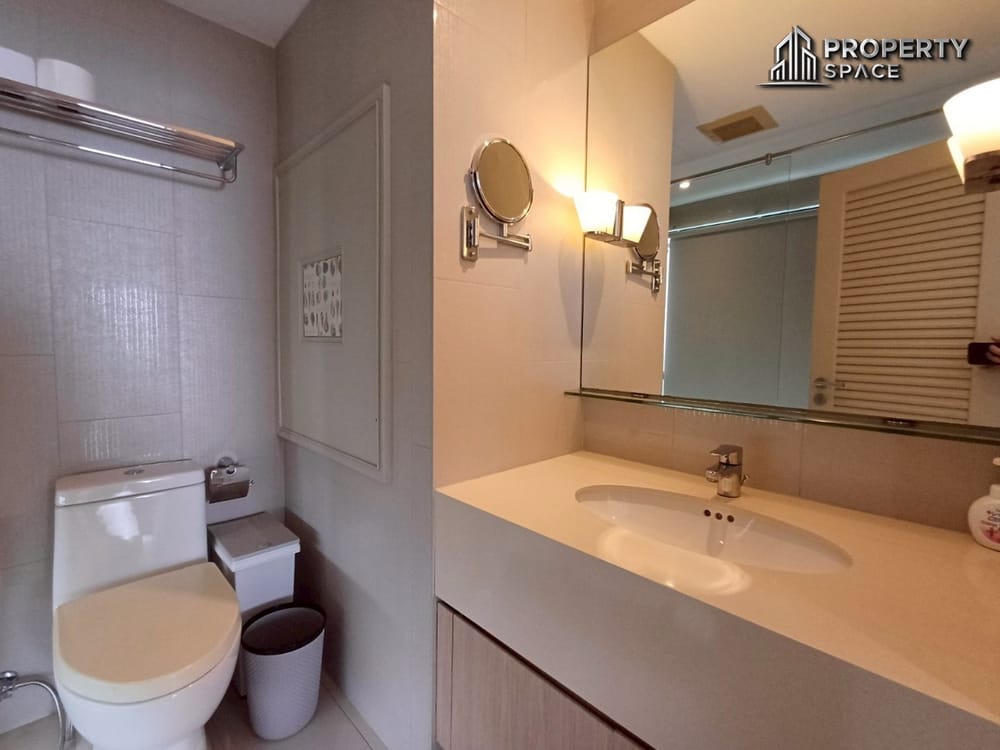 Luxury Beachfront 4-Bedroom Condo at San Marino, Na Jomtien For Rent Image 30