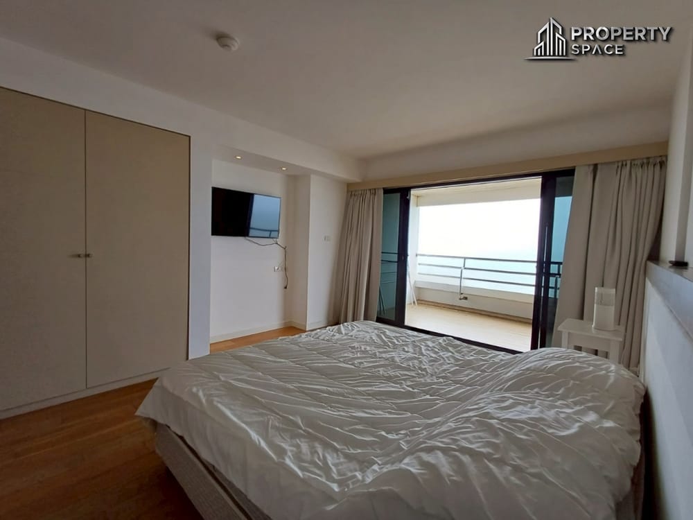 Luxury Beachfront 4-Bedroom Condo at San Marino, Na Jomtien For Rent Image 34