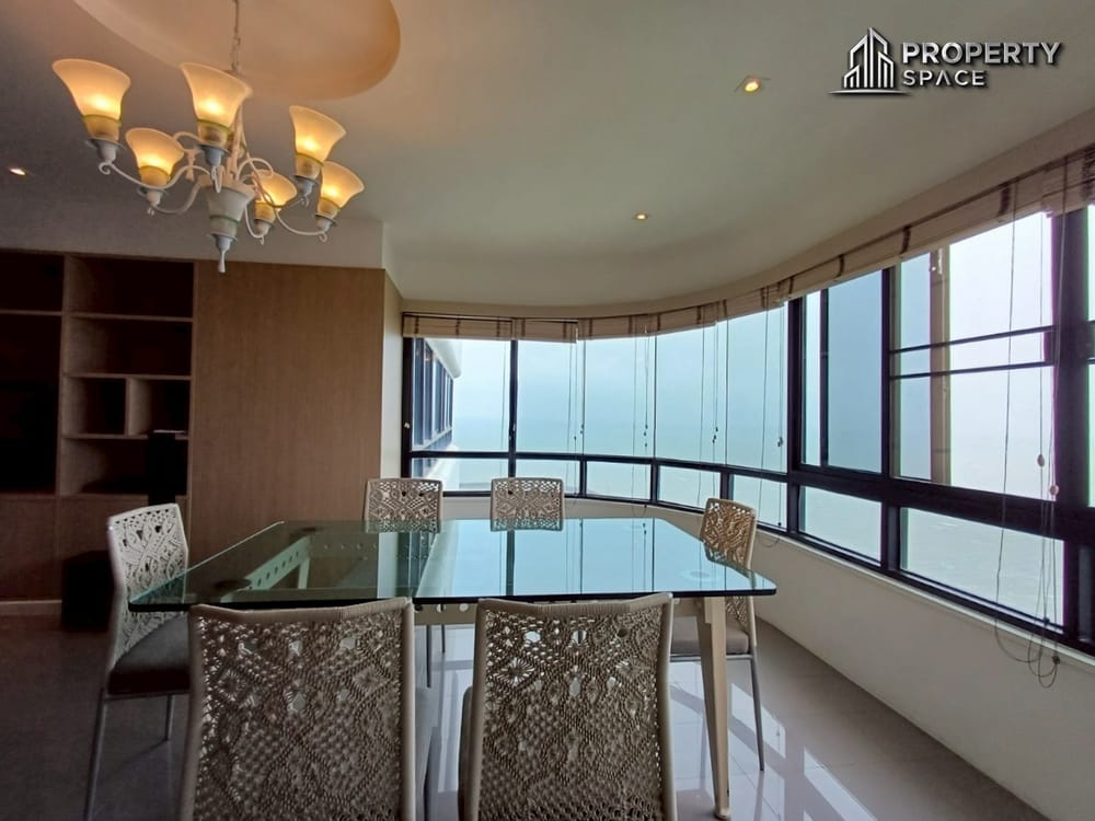 Luxury Beachfront 4-Bedroom Condo at San Marino, Na Jomtien For Rent Image 14