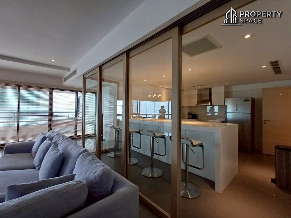 Luxury Beachfront 4-Bedroom Condo at San Marino, Na Jomtien For Rent Image 9