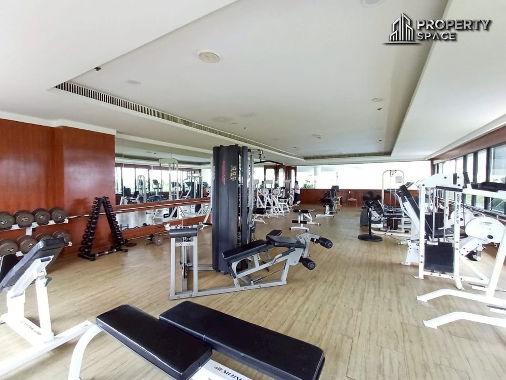 Luxury Beachfront 4-Bedroom Condo at San Marino, Na Jomtien For Rent Image 39