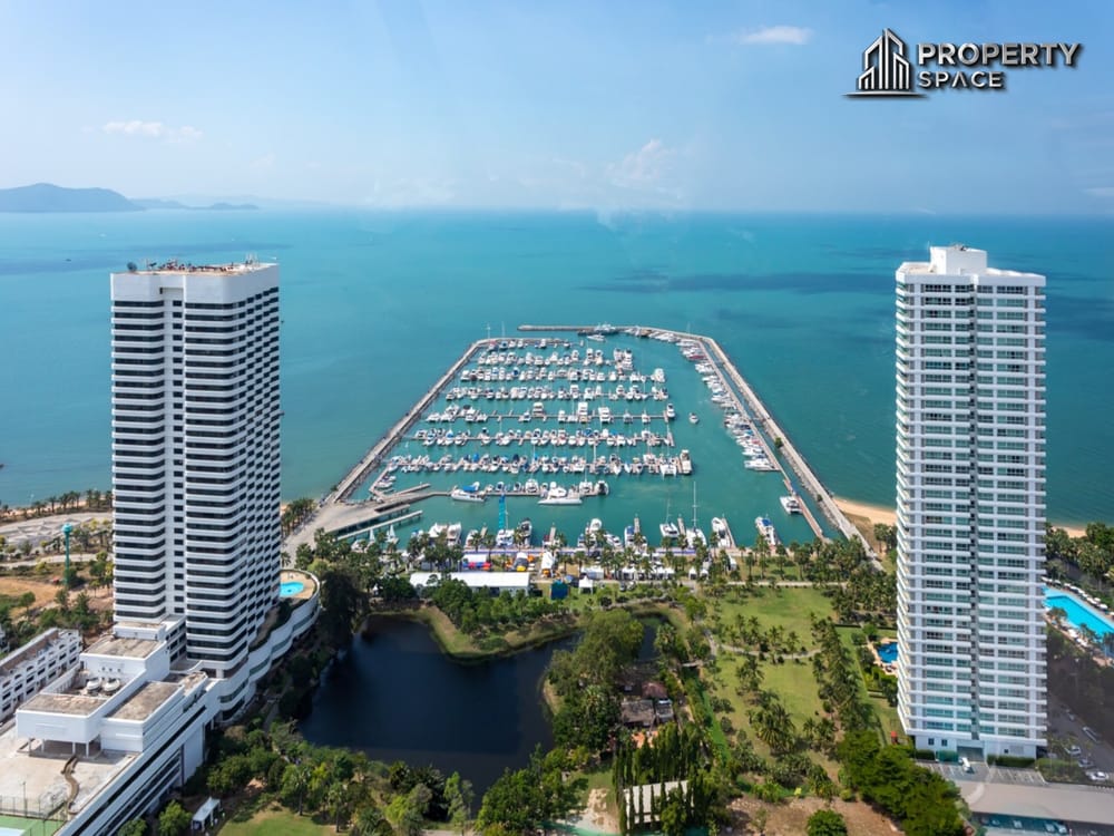Luxury Beachfront 4-Bedroom Condo at San Marino, Na Jomtien For Rent Image 1