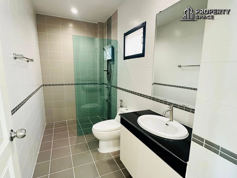 Corner Plot! 3 Bedroom Villa In Baan Sirin Pattaya Near International Schools For Sale Image 23