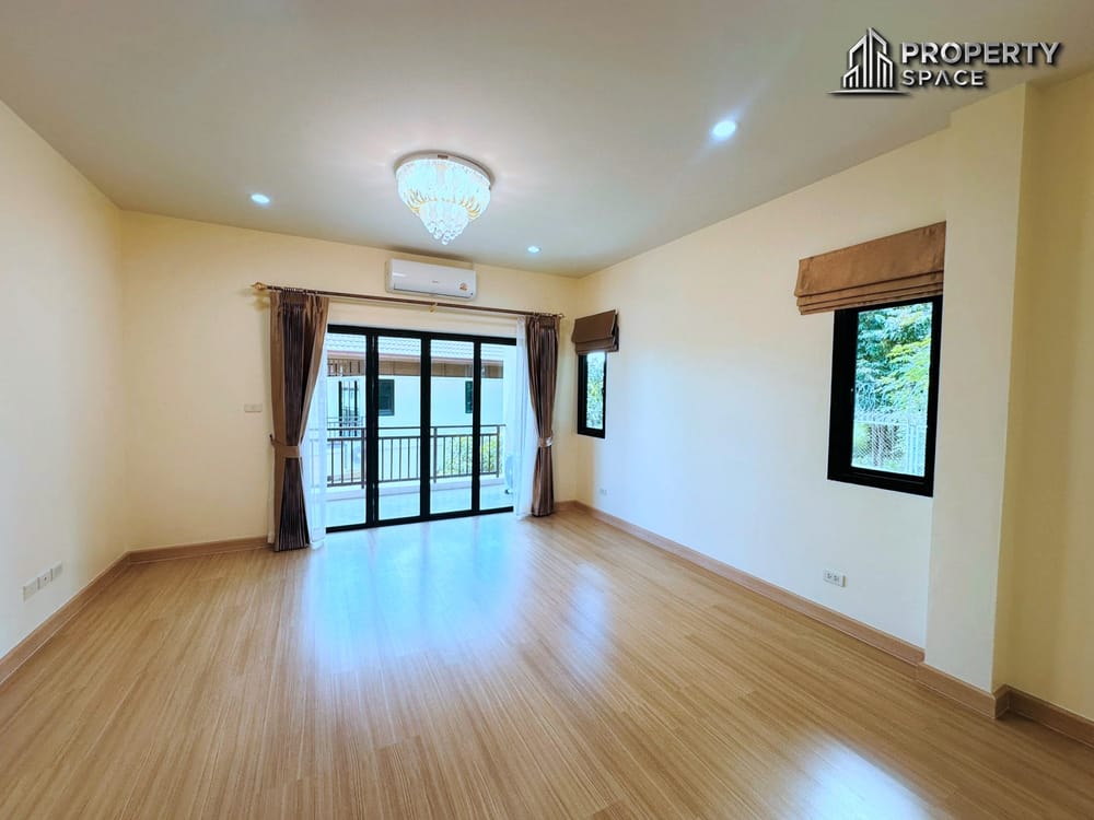 Corner Plot! 3 Bedroom Villa In Baan Sirin Pattaya Near International Schools For Sale Image 17