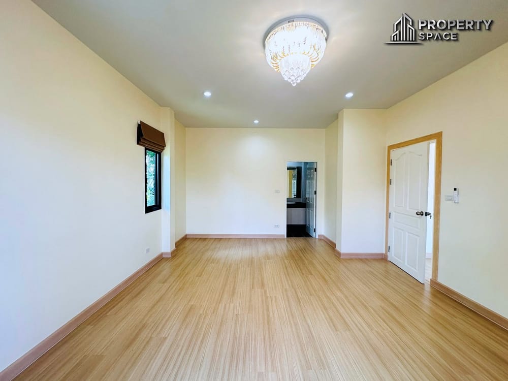 Corner Plot! 3 Bedroom Villa In Baan Sirin Pattaya Near International Schools For Sale Image 19