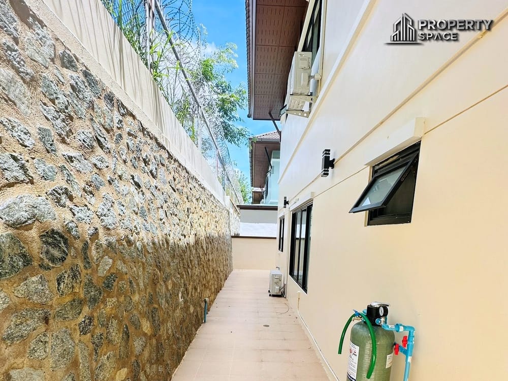 Corner Plot! 3 Bedroom Villa In Baan Sirin Pattaya Near International Schools For Sale Image 28