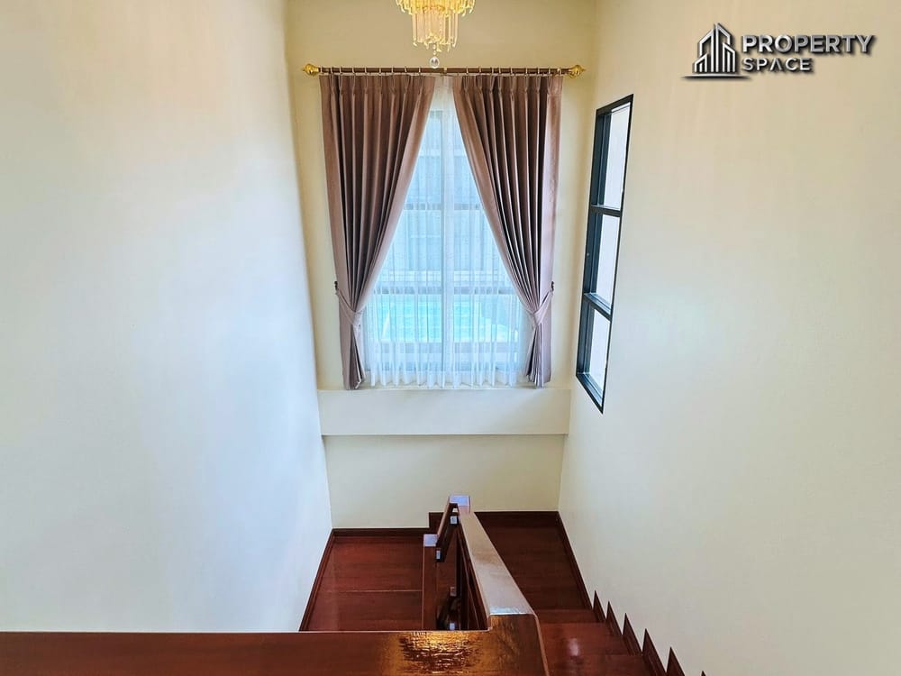 Corner Plot! 3 Bedroom Villa In Baan Sirin Pattaya Near International Schools For Sale Image 14