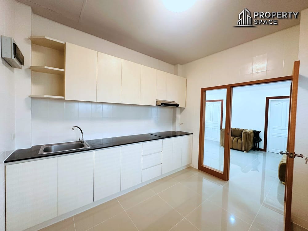Corner Plot! 3 Bedroom Villa In Baan Sirin Pattaya Near International Schools For Sale Image 8