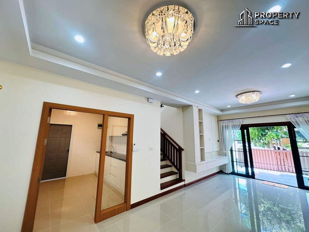Corner Plot! 3 Bedroom Villa In Baan Sirin Pattaya Near International Schools For Sale Image 11