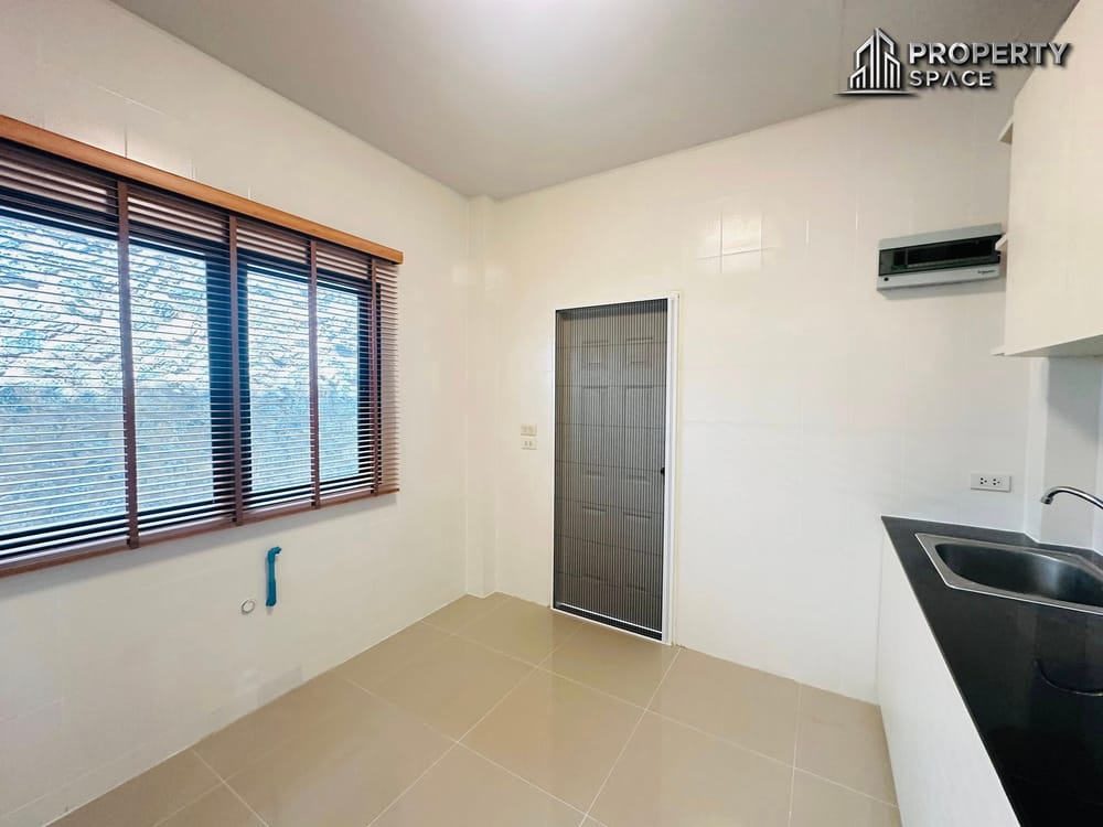 Corner Plot! 3 Bedroom Villa In Baan Sirin Pattaya Near International Schools For Sale Image 10