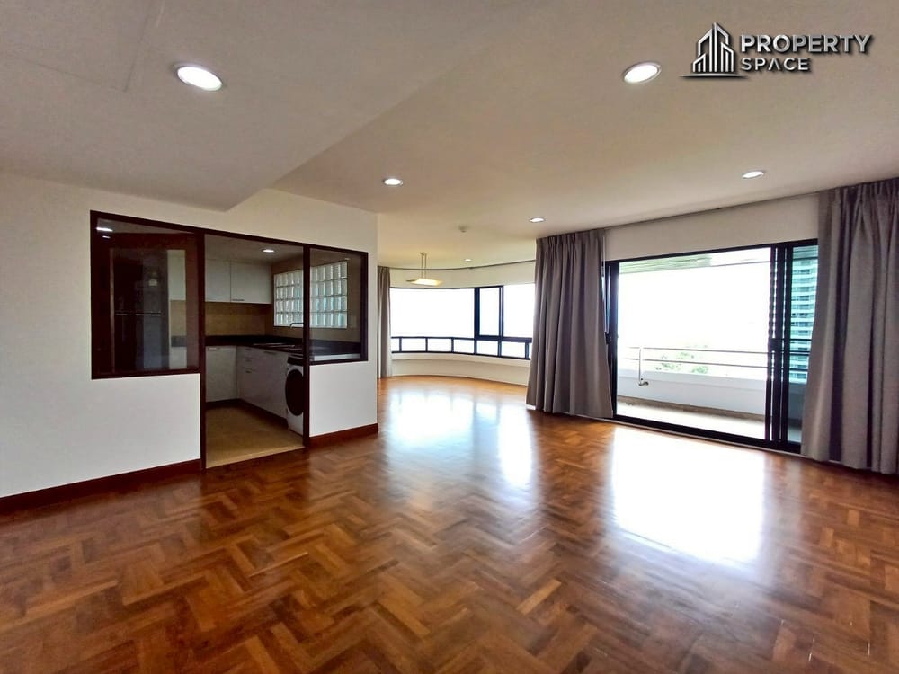 Newly Renovated Sea View Beachfront 3-Bedroom Condo at San Marino, Na Jomtien – For Rent Image 4