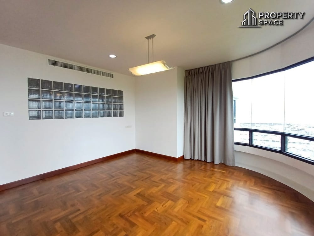 Newly Renovated Sea View Beachfront 3-Bedroom Condo at San Marino, Na Jomtien – For Rent Image 7
