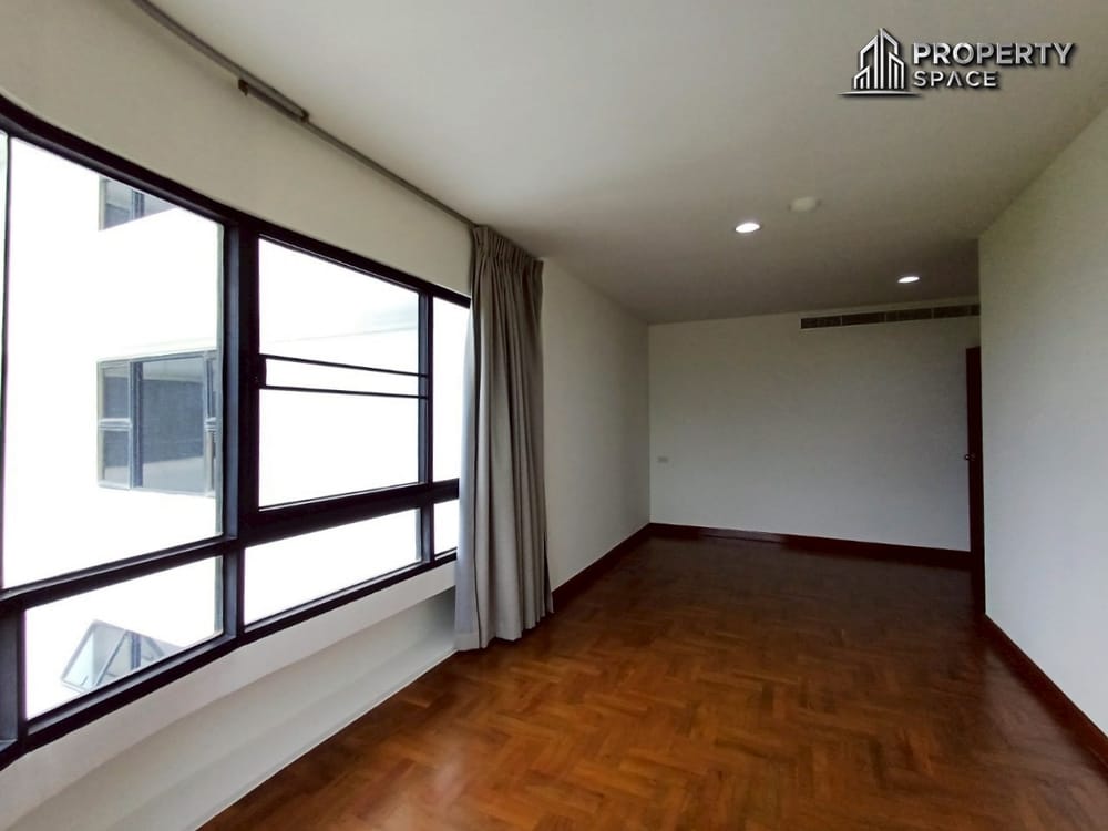 Newly Renovated Sea View Beachfront 3-Bedroom Condo at San Marino, Na Jomtien – For Rent Image 19
