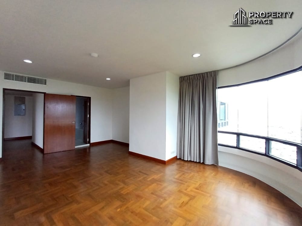 Newly Renovated Sea View Beachfront 3-Bedroom Condo at San Marino, Na Jomtien – For Rent Image 29