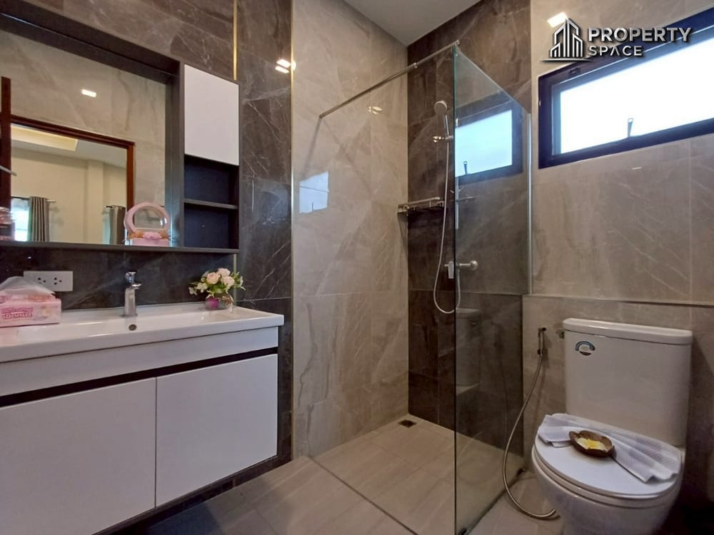 Spacious 3-Bedroom Pool Villa Near Mabprachan Lake Pattaya For Sale Image 18
