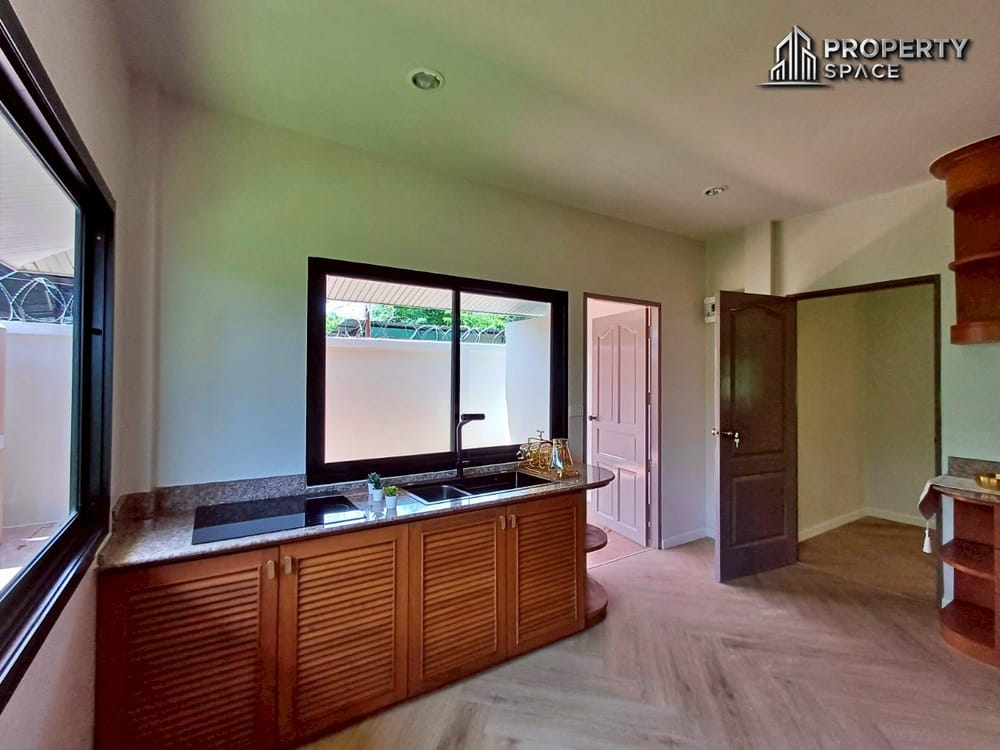 Brand New Modern-Style 3-Bedroom Detached House in East Pattaya For Sale Image 11