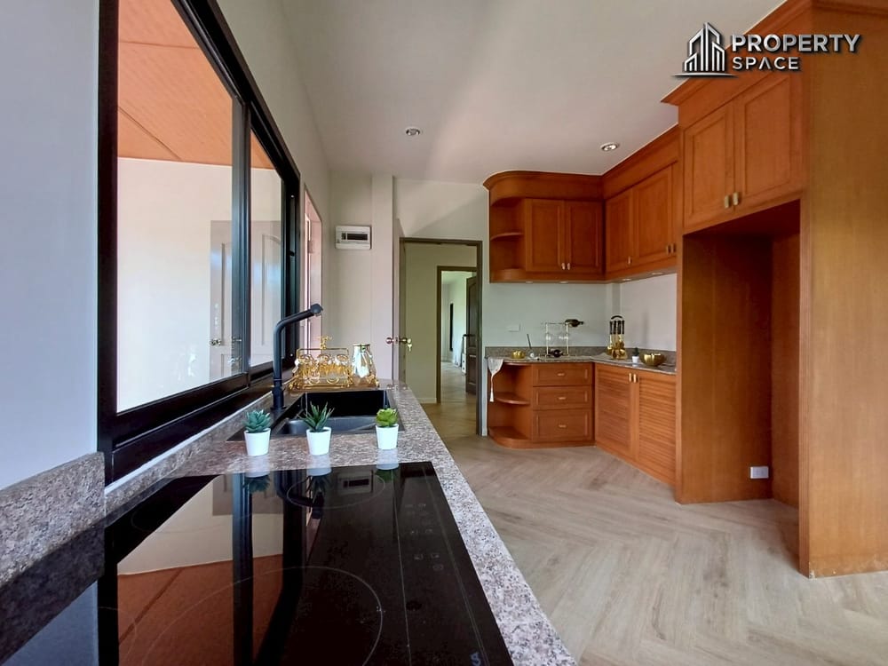 Brand New Modern-Style 3-Bedroom Detached House in East Pattaya For Sale Image 12