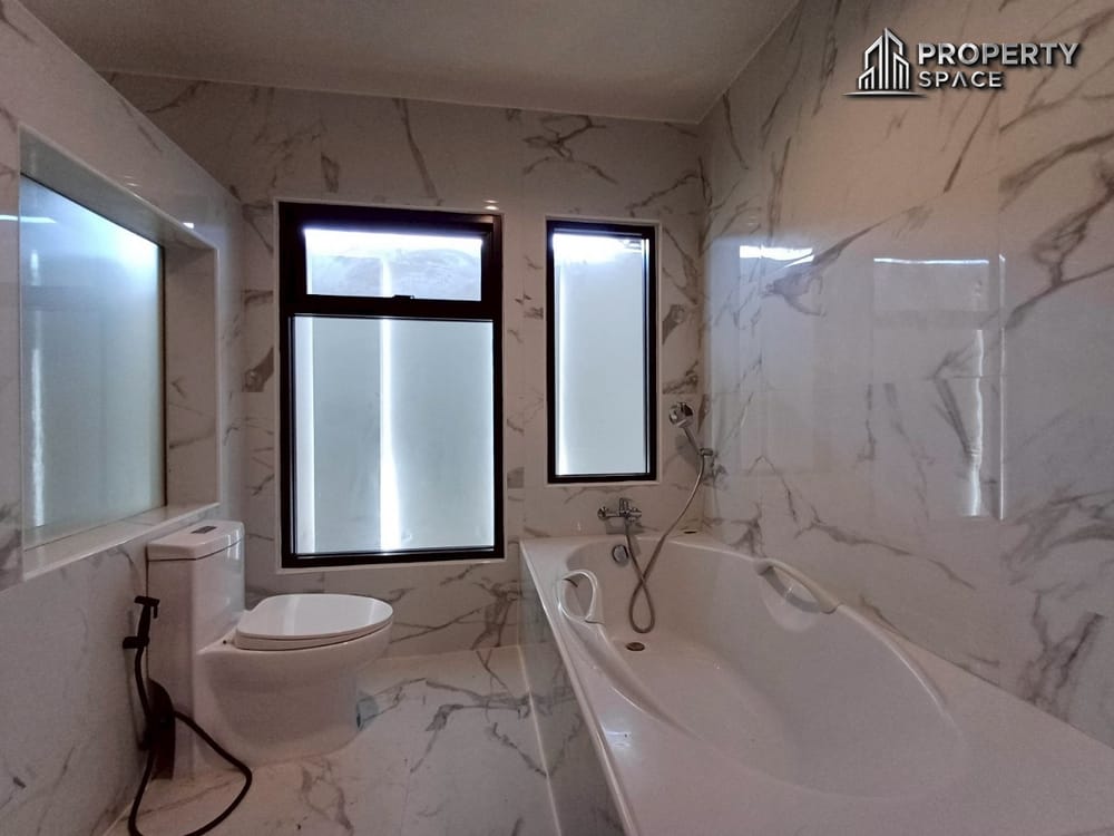 Brand New Modern-Style 3-Bedroom Detached House in East Pattaya For Sale Image 23
