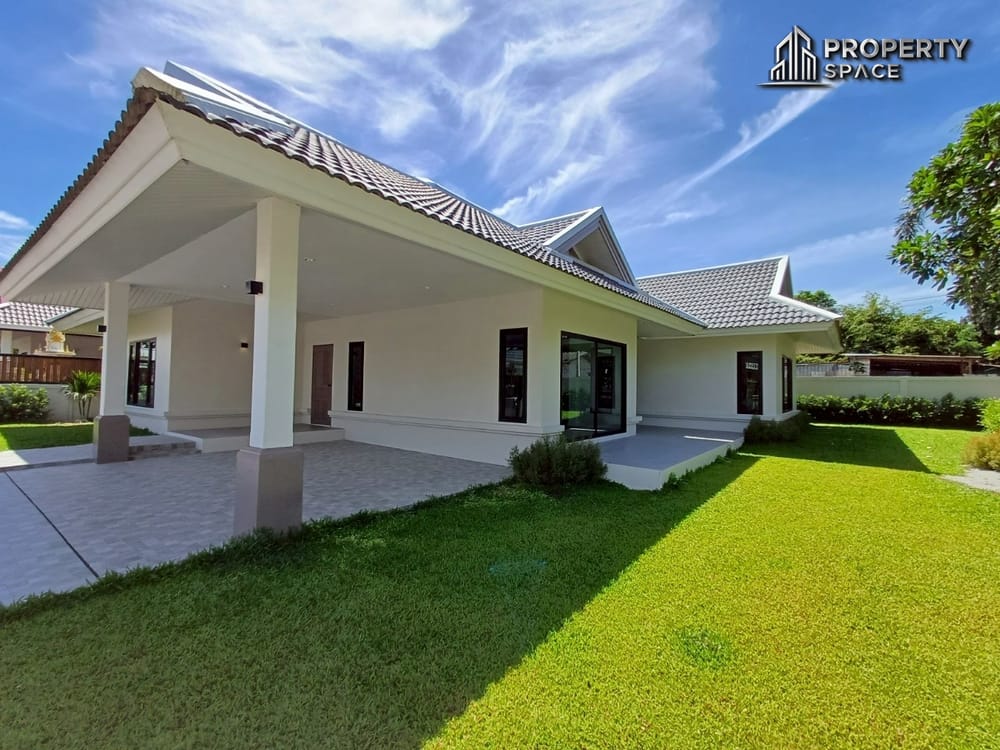Brand New Modern-Style 3-Bedroom Detached House in East Pattaya For Sale Image 32