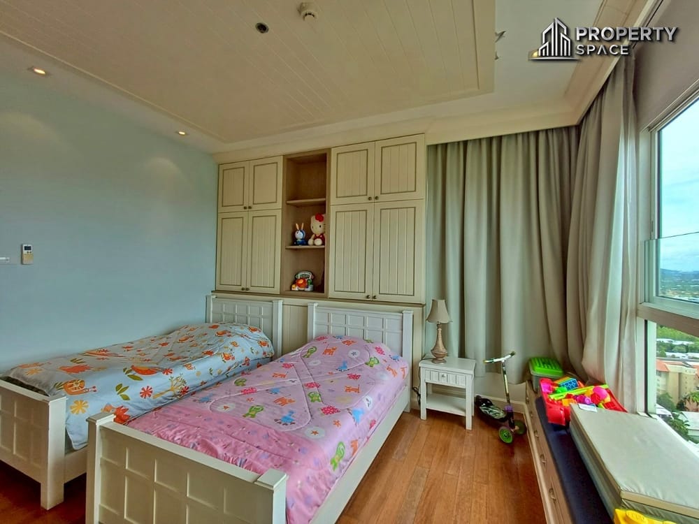 Luxury 3-Bedroom Beachfront Corner unit In Ocean Portofino Na Jomtien Condo For Sale Image 23