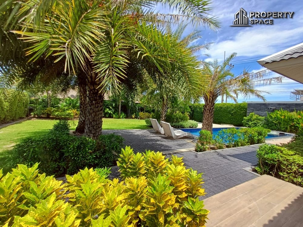 Stunning Luxury 3-Bedroom Modern Style Pool Villa in East Pattaya For Sale Image 7