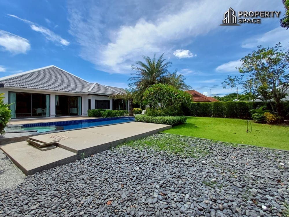 Stunning Luxury 3-Bedroom Modern Style Pool Villa in East Pattaya For Sale Image 1