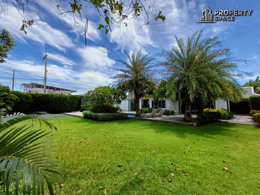 Stunning Luxury 3-Bedroom Modern Style Pool Villa in East Pattaya For Sale Image 8