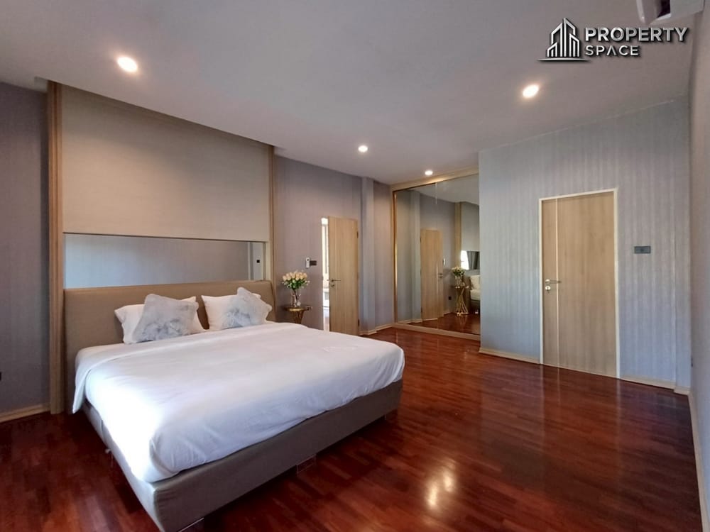 Stunning Luxury 3-Bedroom Modern Style Pool Villa in East Pattaya For Sale Image 22
