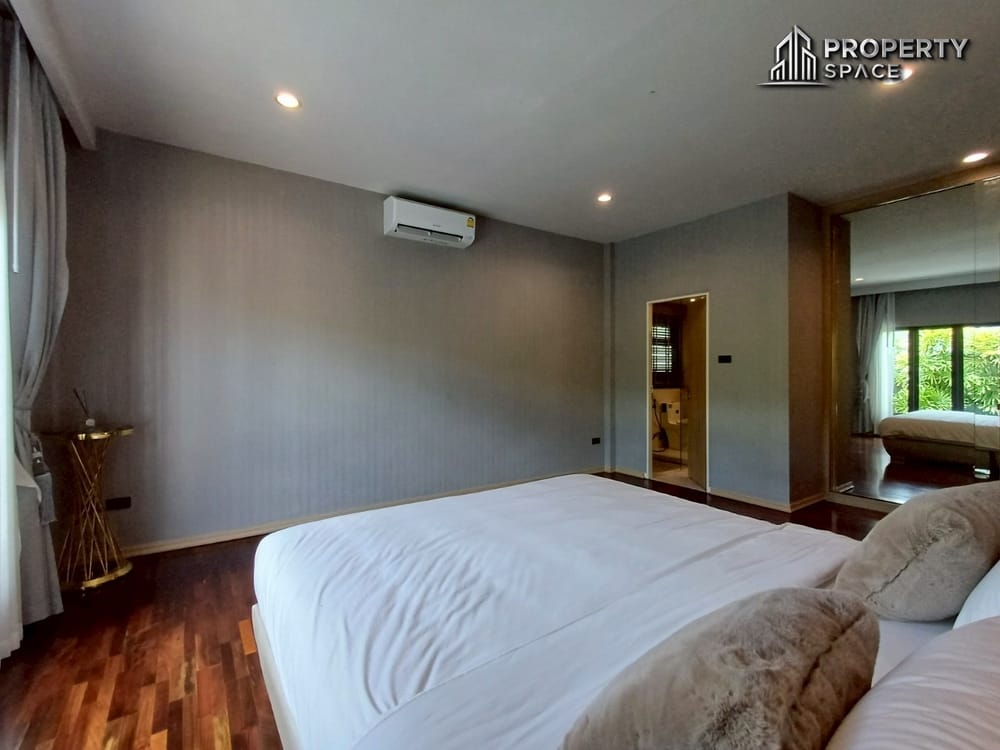 Stunning Luxury 3-Bedroom Modern Style Pool Villa in East Pattaya For Sale Image 25
