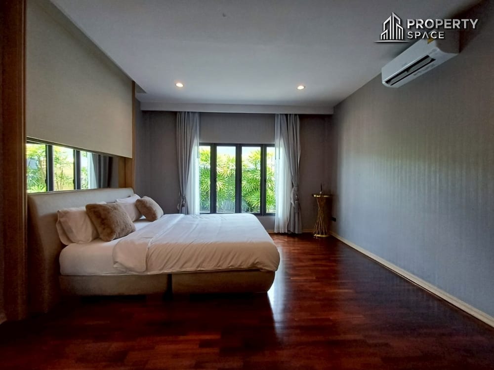 Stunning Luxury 3-Bedroom Modern Style Pool Villa in East Pattaya For Sale Image 26