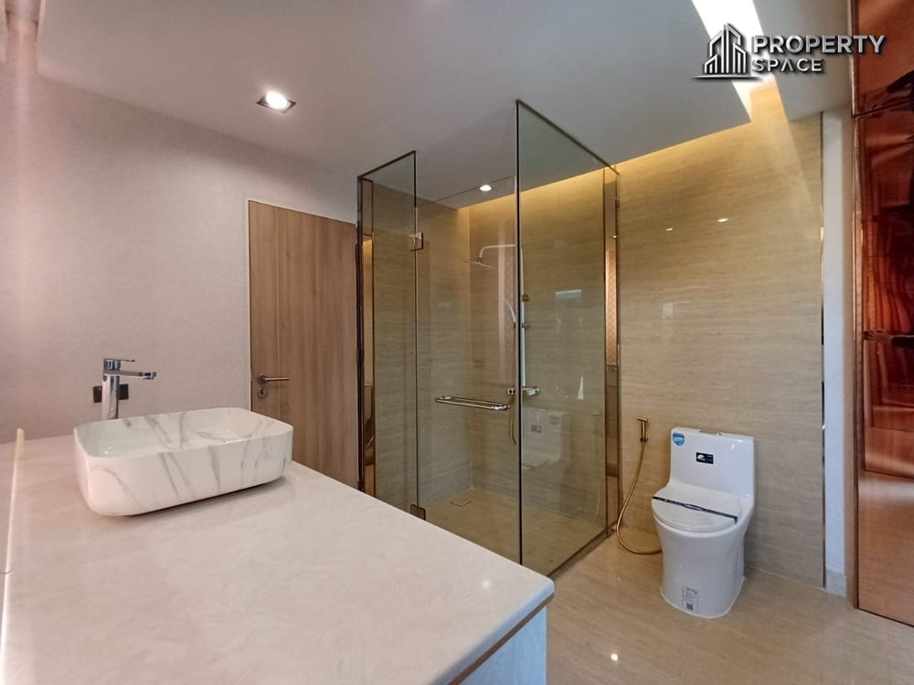 Stunning Luxury 3-Bedroom Modern Style Pool Villa in East Pattaya For Sale Image 32