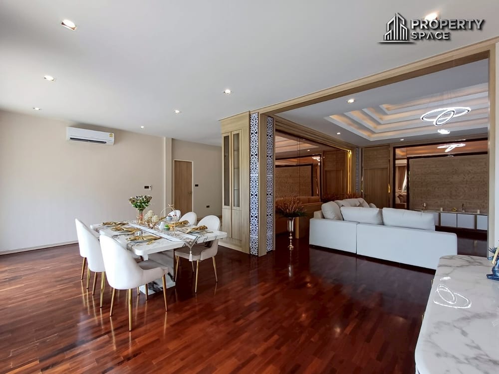 Stunning Luxury 3-Bedroom Modern Style Pool Villa in East Pattaya For Sale Image 14