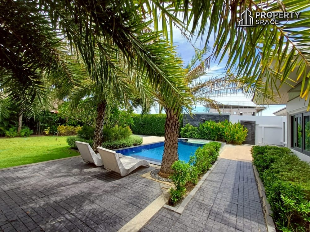 Stunning Luxury 3-Bedroom Modern Style Pool Villa in East Pattaya For Sale Image 6