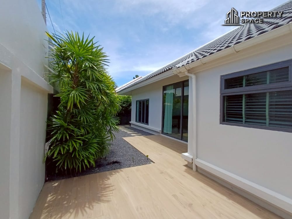 Stunning Luxury 3-Bedroom Modern Style Pool Villa in East Pattaya For Sale Image 35
