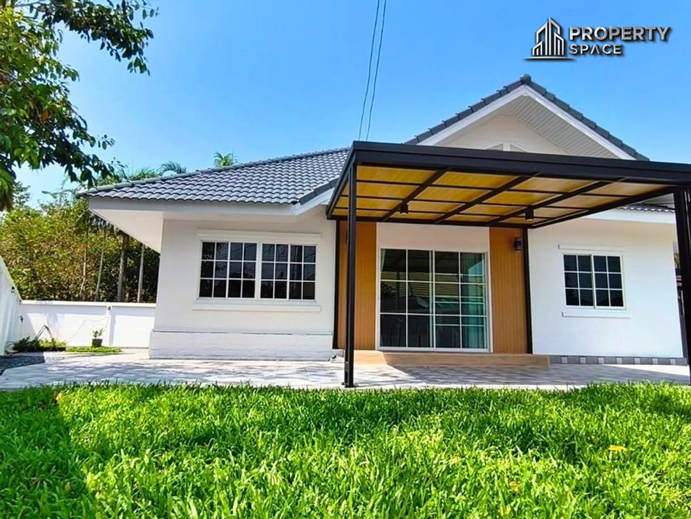 Single-Story 3‑Bedroom House in a Quiet Village Nong Pla Lai Pattaya For Sale  Image 1