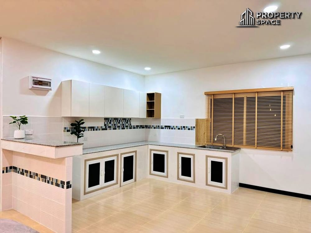 Single-Story 3‑Bedroom House in a Quiet Village Nong Pla Lai Pattaya For Sale  Image 9