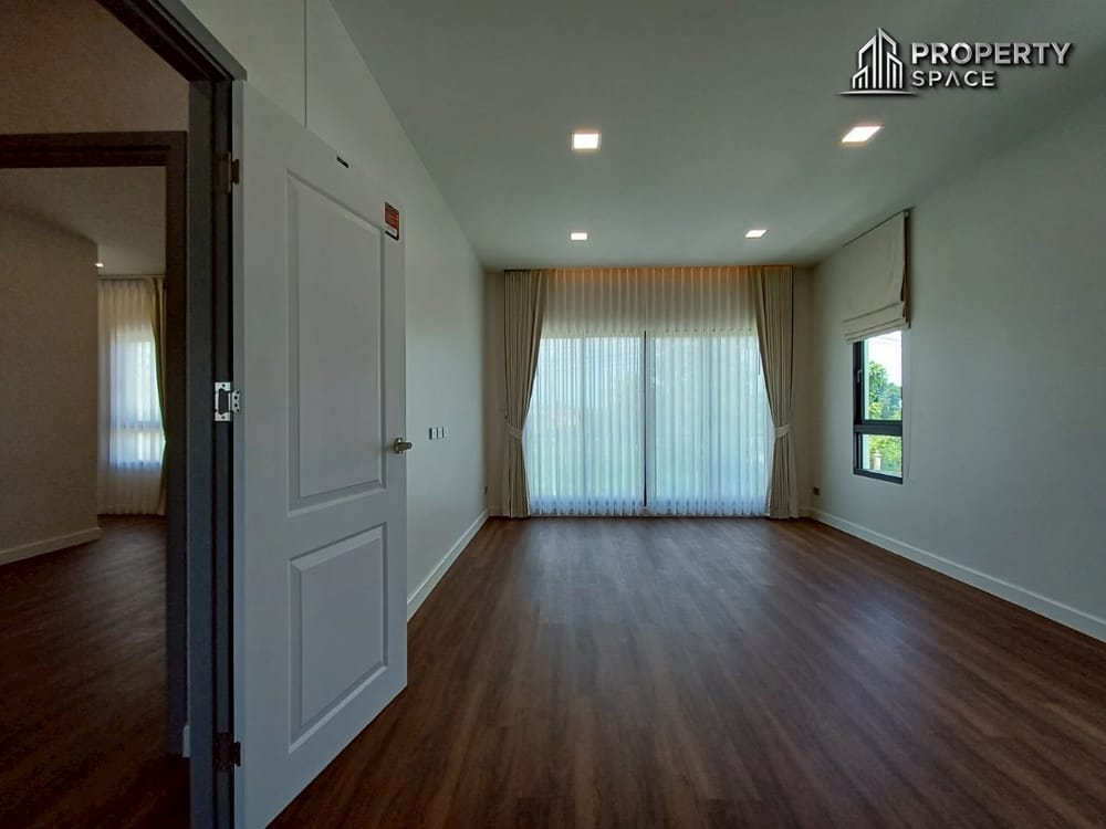 Modern 3-Bedroom 2-Story Pool Villa in Huay Yai Pattaya For Sale Image 22