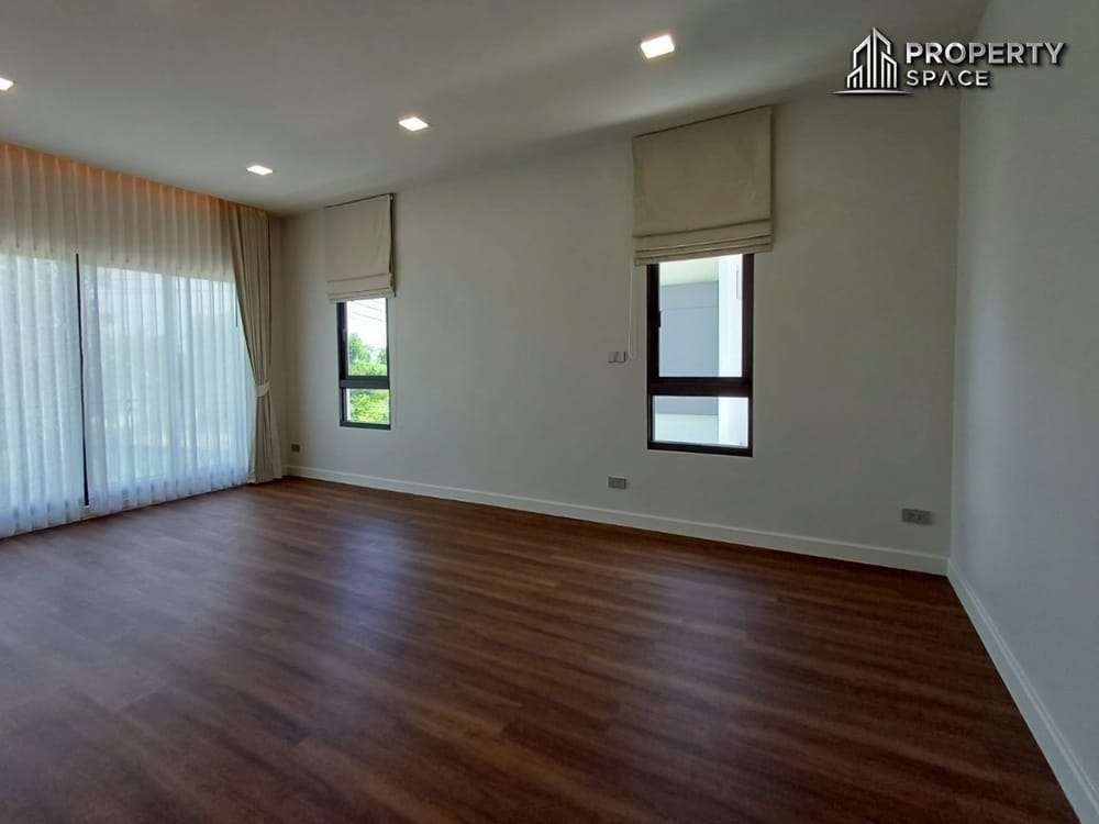 Modern 3-Bedroom 2-Story Pool Villa in Huay Yai Pattaya For Sale Image 23