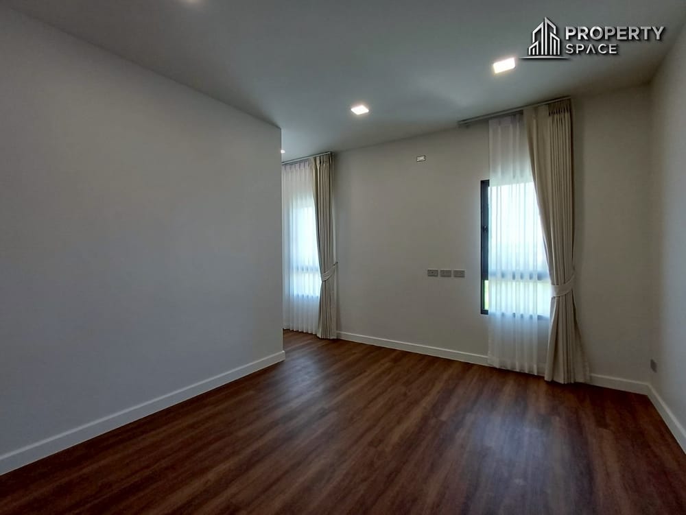 Modern 3-Bedroom 2-Story Pool Villa in Huay Yai Pattaya For Sale Image 27