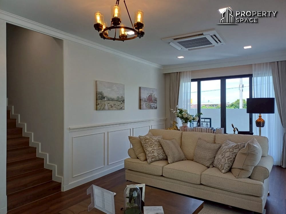 Modern 3-Bedroom 2-Story Pool Villa in Huay Yai Pattaya For Sale Image 13