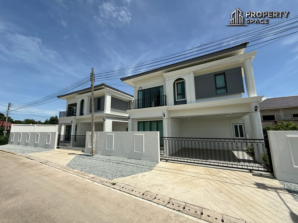 Modern 3-Bedroom 2-Story Pool Villa in Huay Yai Pattaya For Sale Image 18