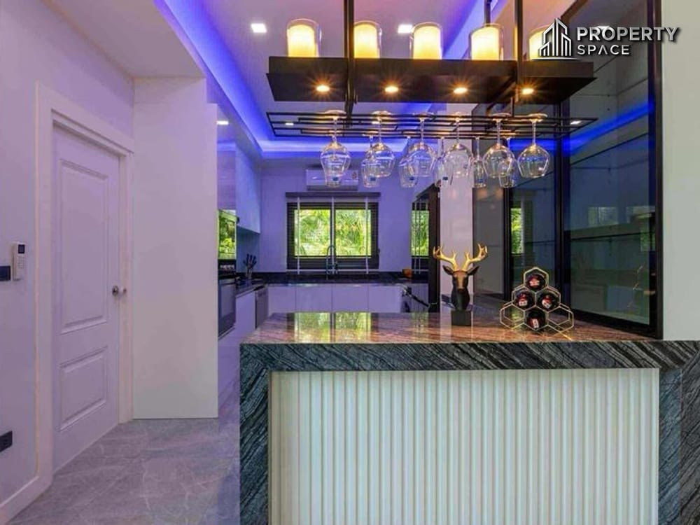 Modern Luxury 5-Bedroom Pool Villa In Jomtien Near The Beach For Sale Image 11