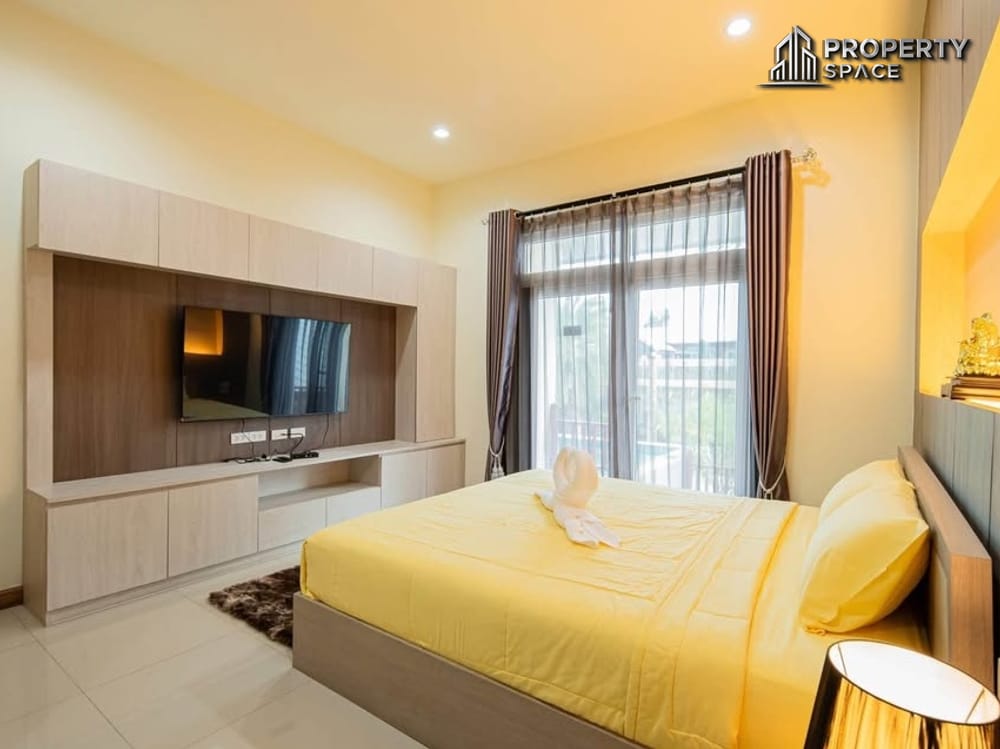 Spacious 6-Bedroom Pool Villa in East Pattaya For Rent Image 10